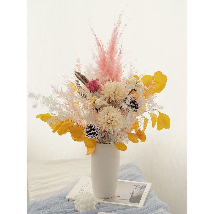 Elegante Trockenblumenarrangement