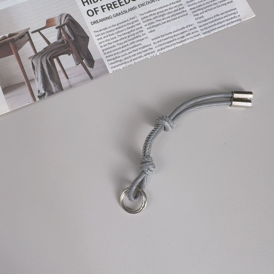 Stylischer Leder-Schlüsselanhänger Halter Karnz