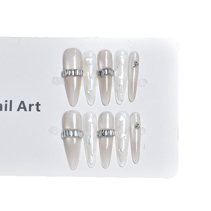 Dekorative Stiletto Nagelverlängerungen Karnz