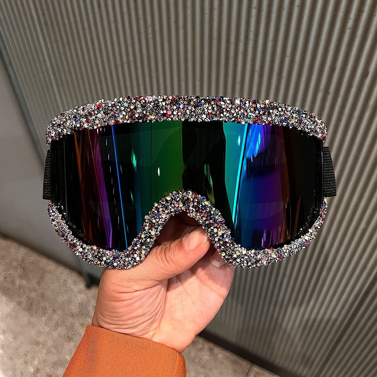 Damen glamouröse Skibrille mit funkelndem Kristallrahmen Karnz