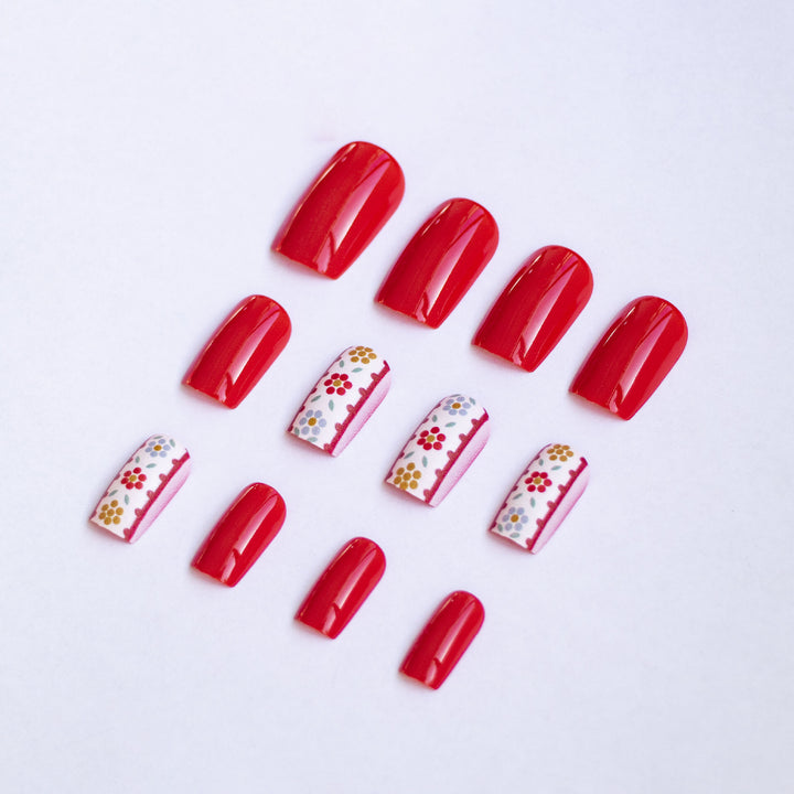 Künstlerische Nagelkunst