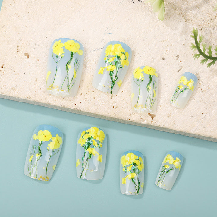 Künstliche Nagelspitzen im floralen Design Karnz