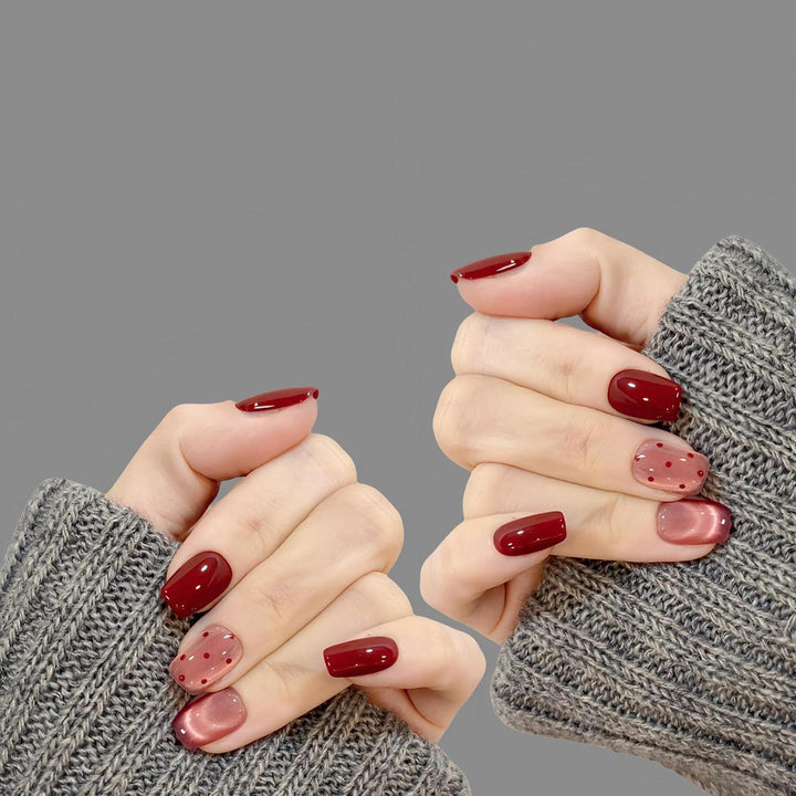 Künstlerische Press-On Nagelkollektion Karnz