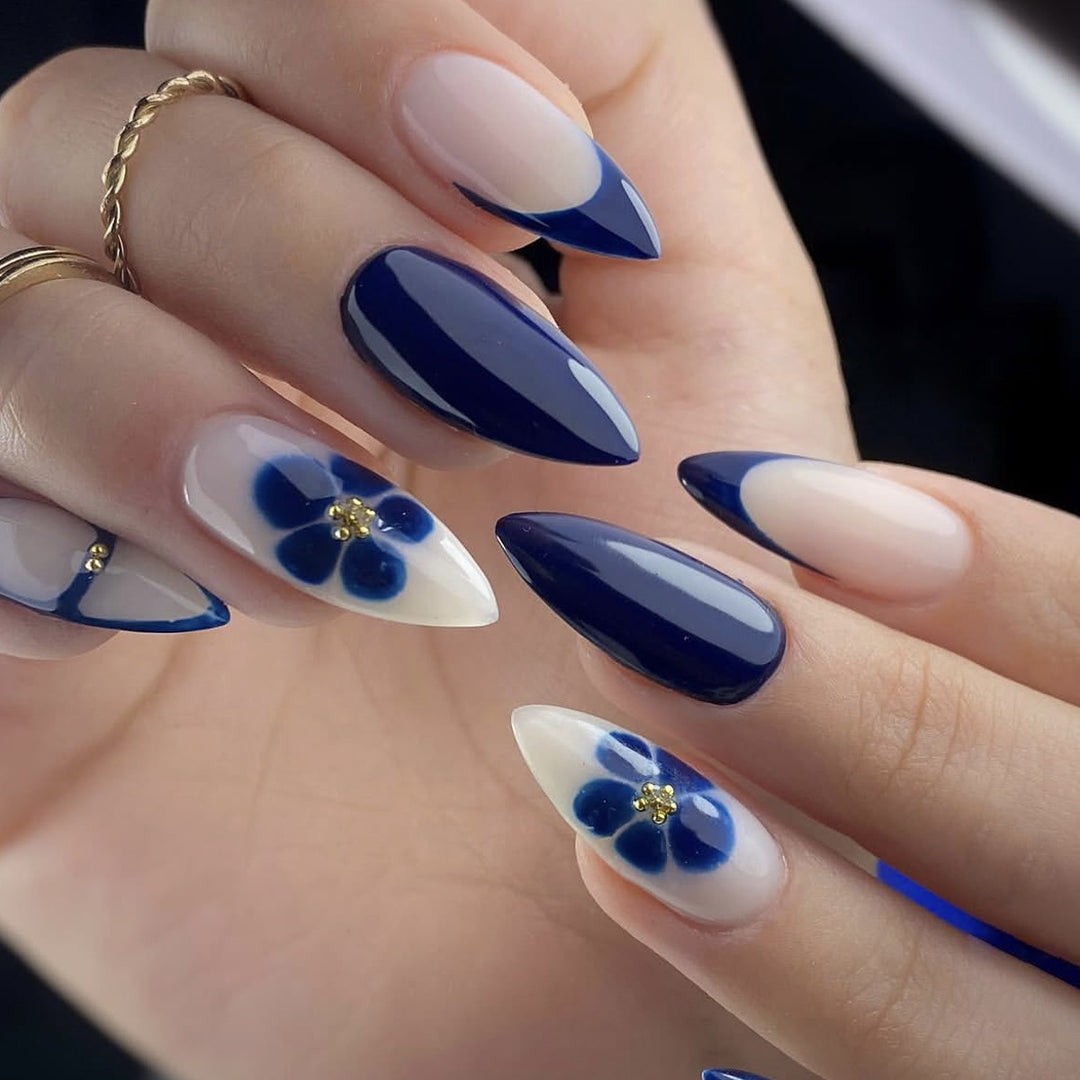 Dekorative florale Akzent Stiletto Nagelkunst Extensions Karnz