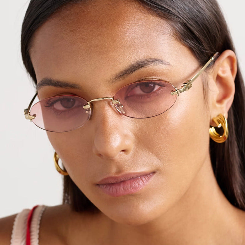 Damen modische Sonnenbrille mit ovalem Rahmen und edlen Akzenten Karnz