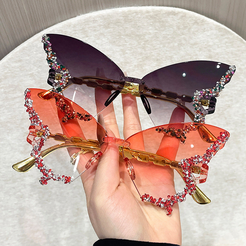 Damen extravagante Sonnenbrille mit Kristallverzierungen Karnz