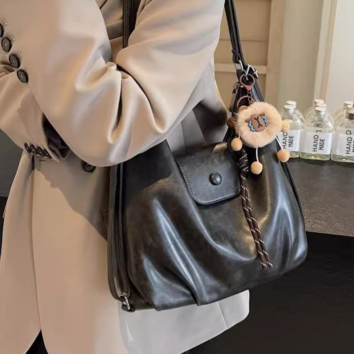 Moderne Schultertasche mit Praktischem Klappenverschluss Karnz