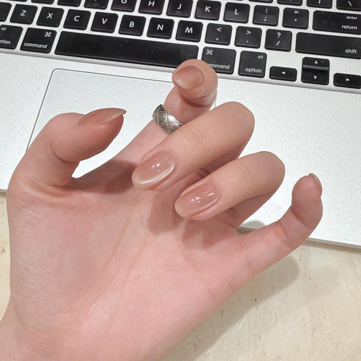 Elegante Nagelspitzen mit Sanftem Ombre-Effekt Karnz