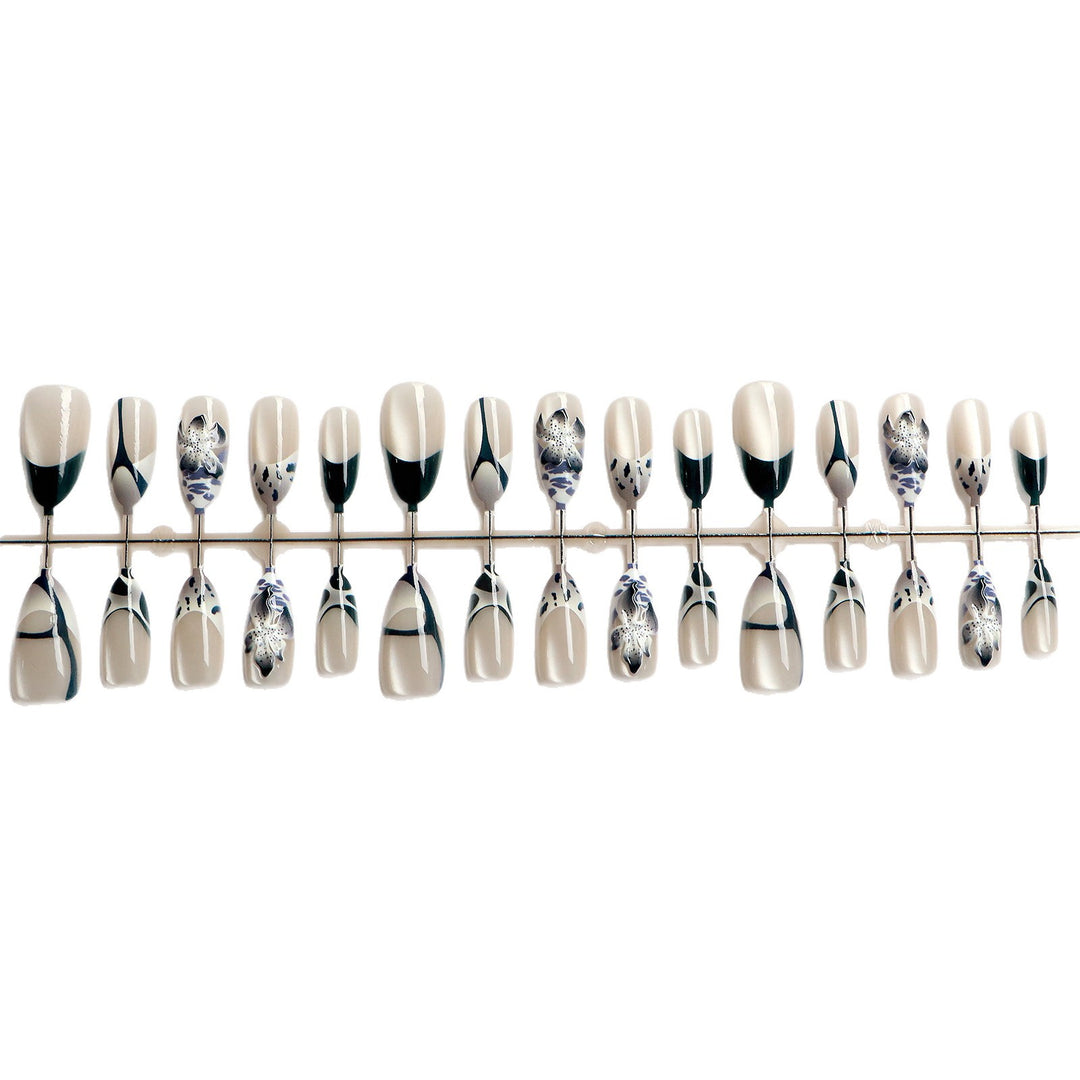 Künstlerisches Floral Nagelkunst Set Karnz