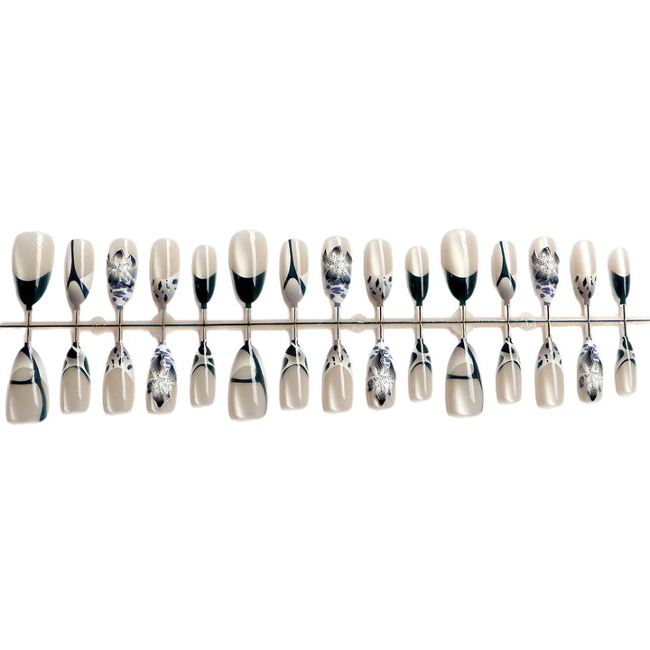 Künstlerisches Floral Nagelkunst Set Karnz