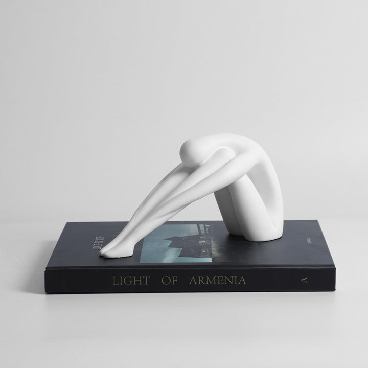 Künstlerische abstrakte figurative Skulptur