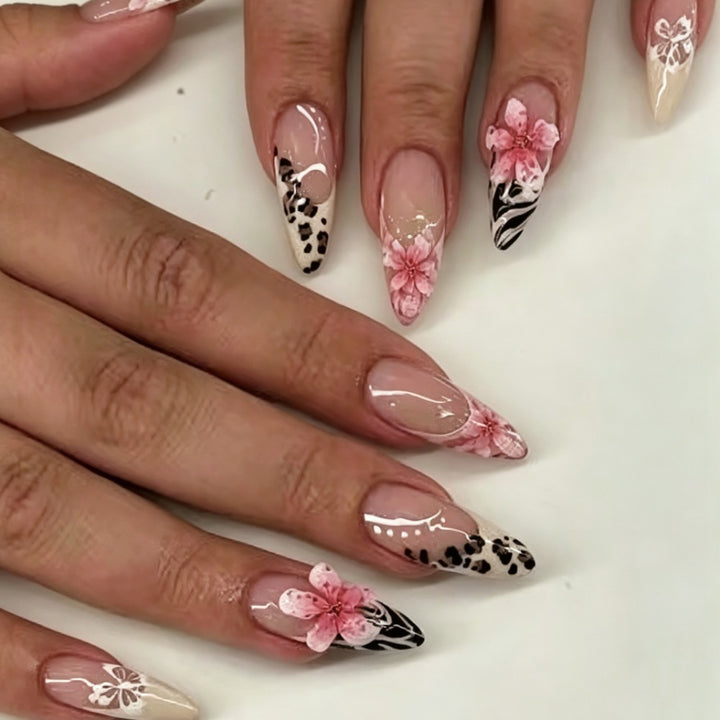 Kreative Kunstnägel mit Floralen und Tierischen Motiven Karnz