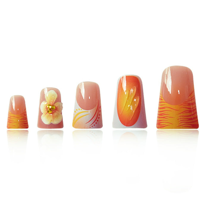 Künstlerisches Floral Press-On Nails Set Karnz