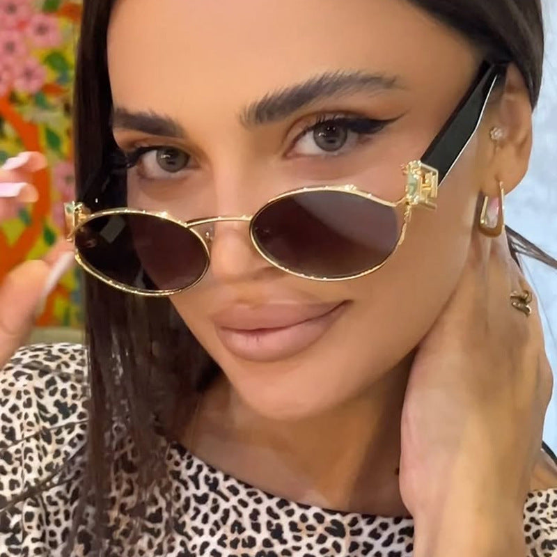 Damen modische Sonnenbrille mit elegantem Metallrahmen und UV-Schutz Karnz