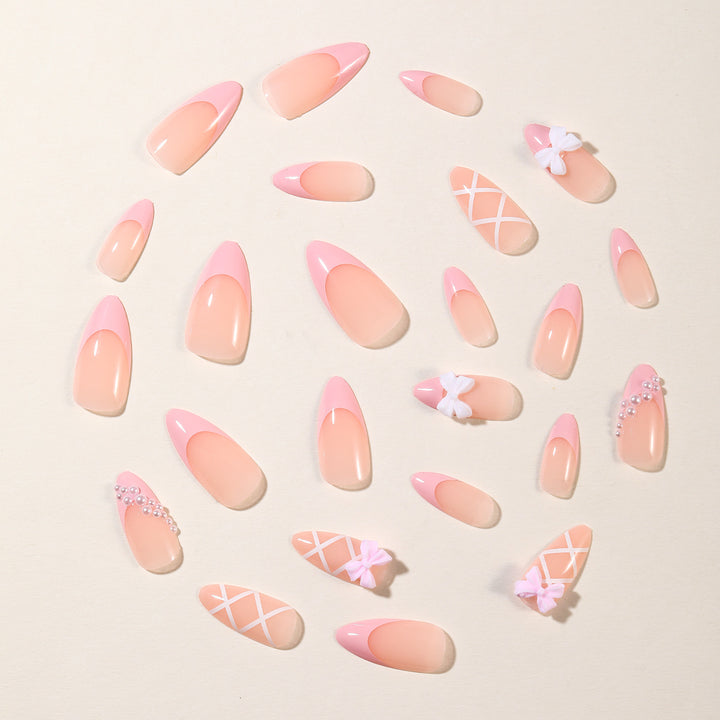 Elegante florale Stiletto-Nagelkunstverlängerungen Karnz