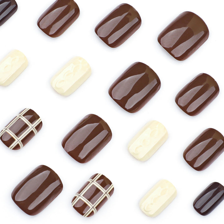 Kunstvolle Nailart Karnz