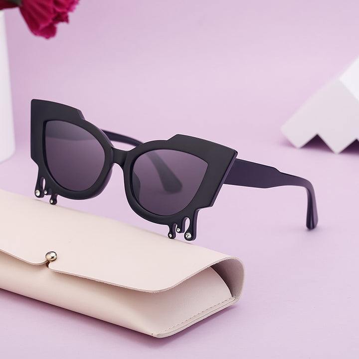 Damen Exklusive Katzenaugen-Sonnenbrille mit kunstvollen Details Karnz