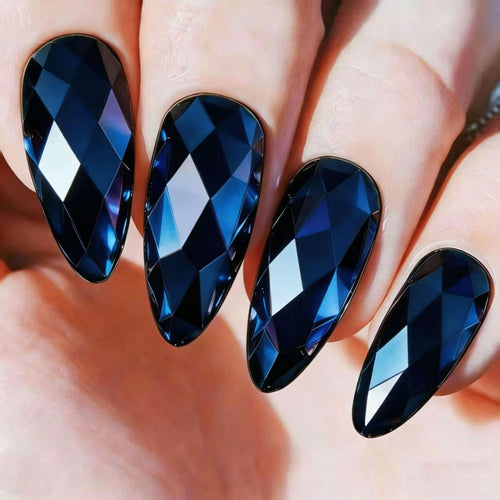 Kunstnägel mit Facettiertem Kristall-Design Karnz