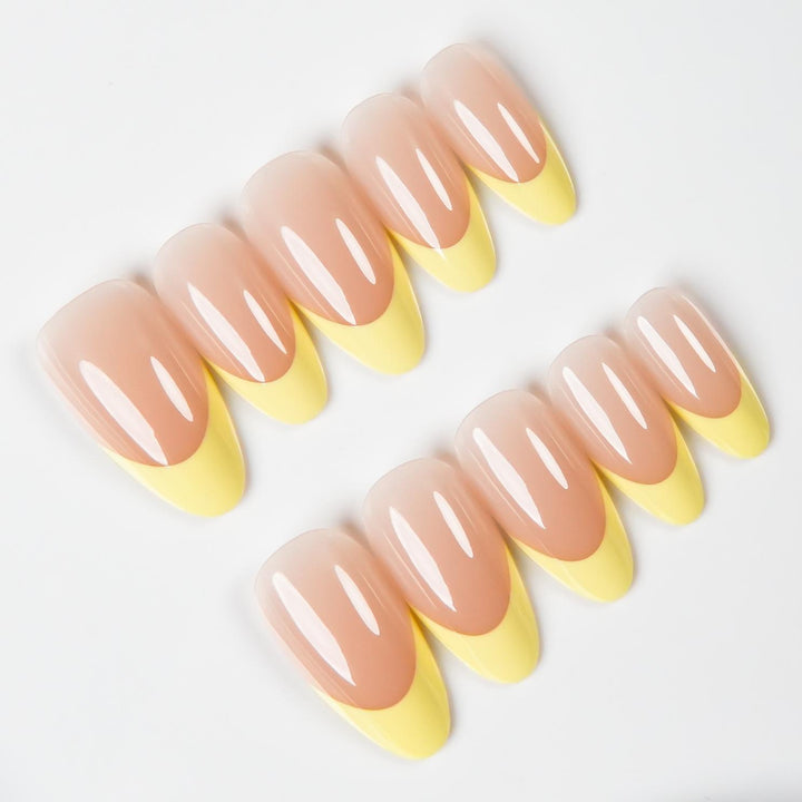 Elegante Press-On Nägel mit French Tip Design