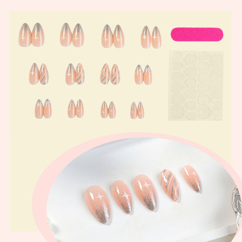 Elegantes Kunstnagelset mit Glitzer-Akzenten Karnz