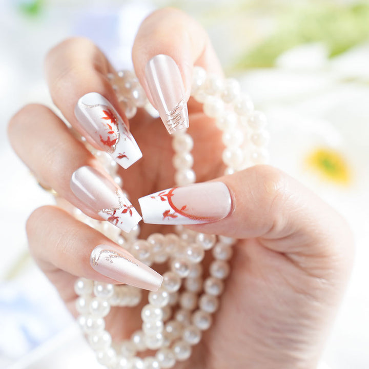Elegantes Florales Press-On Nageldesign Karnz