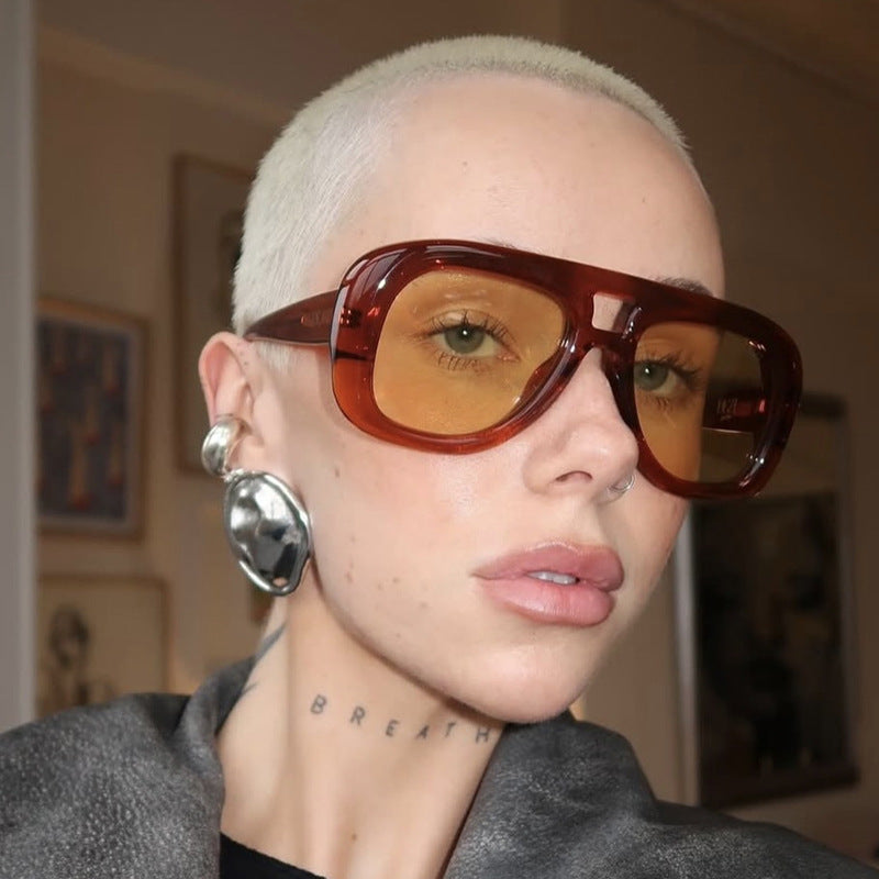 Damen markante Sonnenbrille im eleganten Stil Karnz