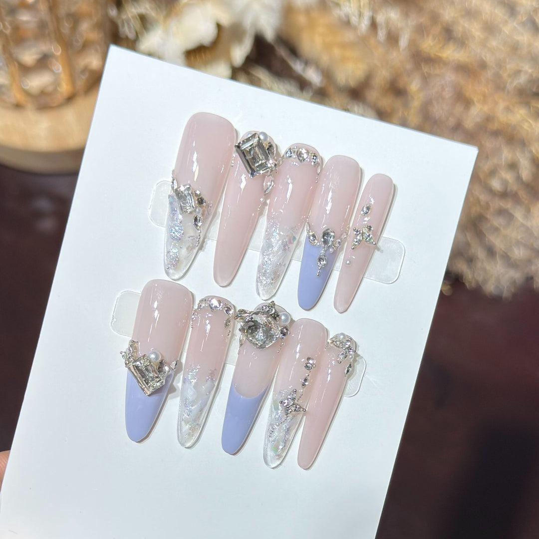Elegantes Stiletto Presse-Nagelkunst-Set mit Strass-Verzierungen Karnz