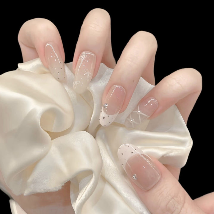 Elegantes Press-On Nagelkunst Set 1790746012