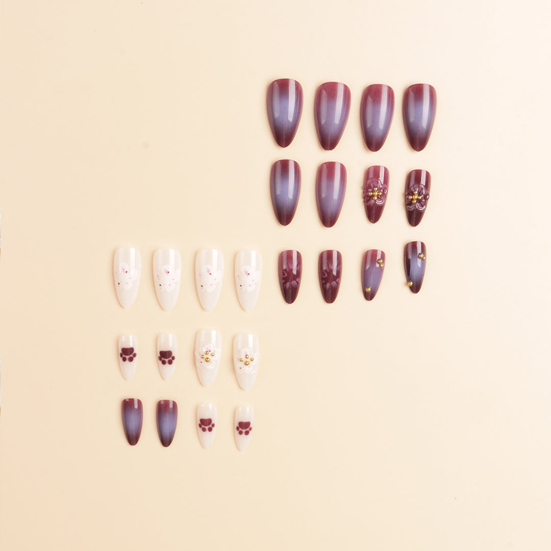 Blumenverzierte Stiletto-Nagelkunst Karnz