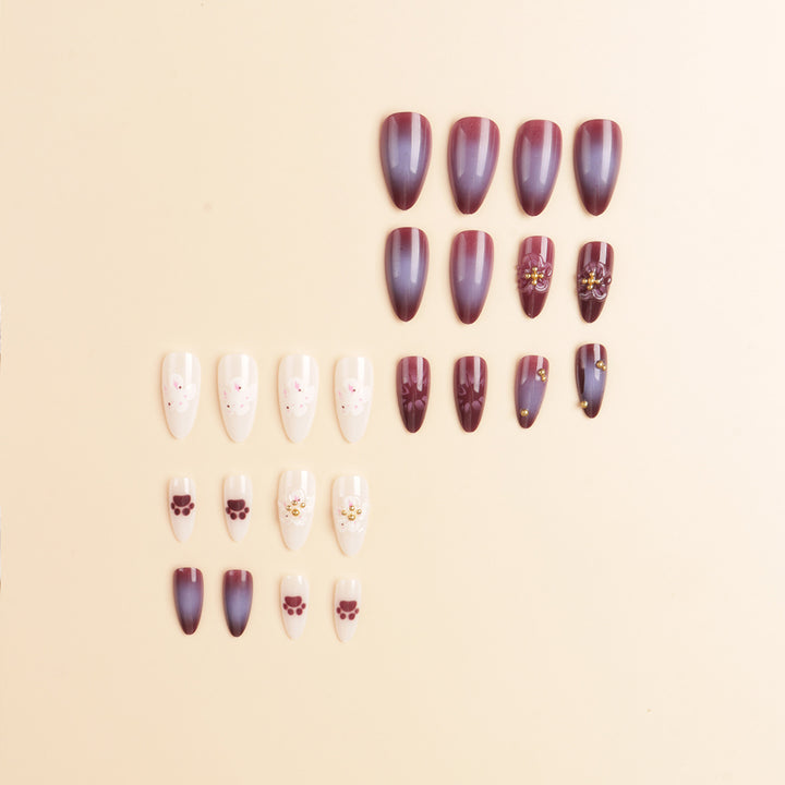 Blumenverzierte Stiletto-Nagelkunst Karnz
