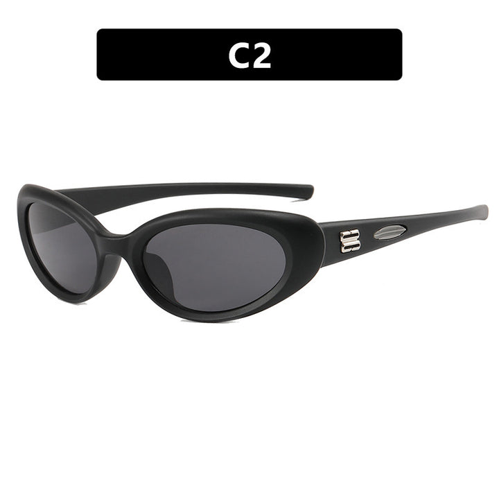 Damen modische Sonnenbrille mit außergewöhnlicher Form und kontrastierenden Farbakzenten Karnz