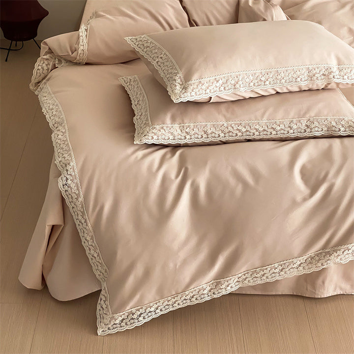 Luxuriöses Satin-Bettwäsche-Set mit feiner Spitzenkante