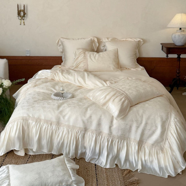 Luxus Satinbesatz Rüschende Bettbezugset mit Jacquard-Textur & Dekorativen Kissenbezügen