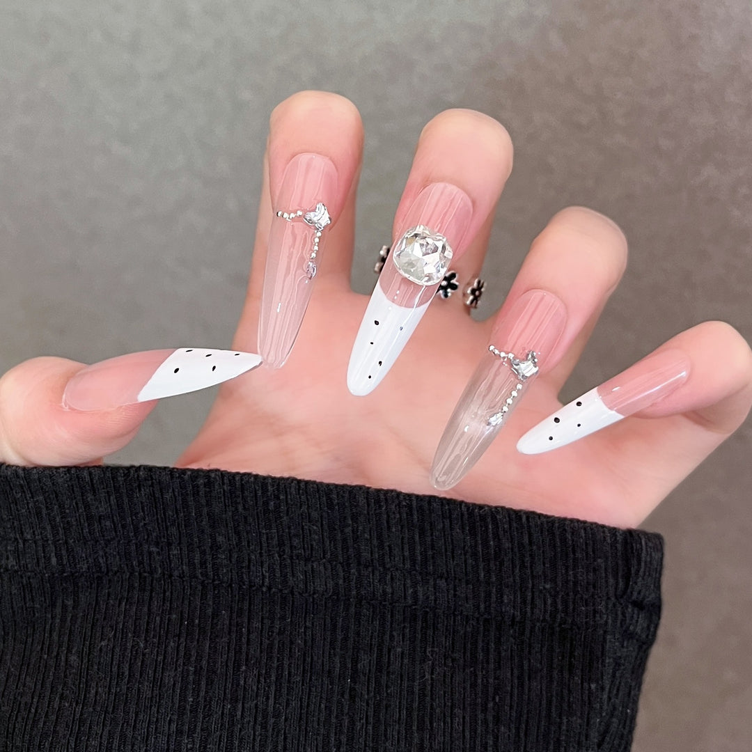 Elegantes handgefertigtes Press-On-Nagel-Set Karnz