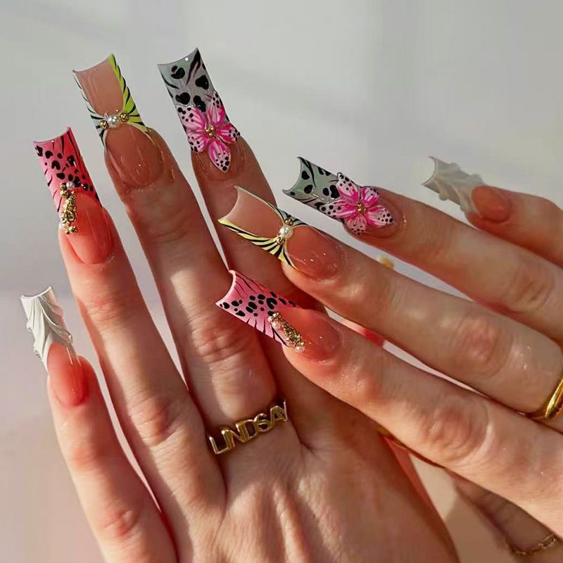 Artisan Dekorative Nagelspitzen Karnz