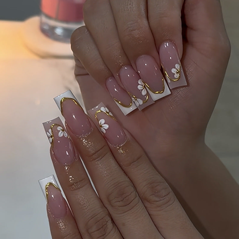 Kunstvolle Premium-Nagelkunst Karnz