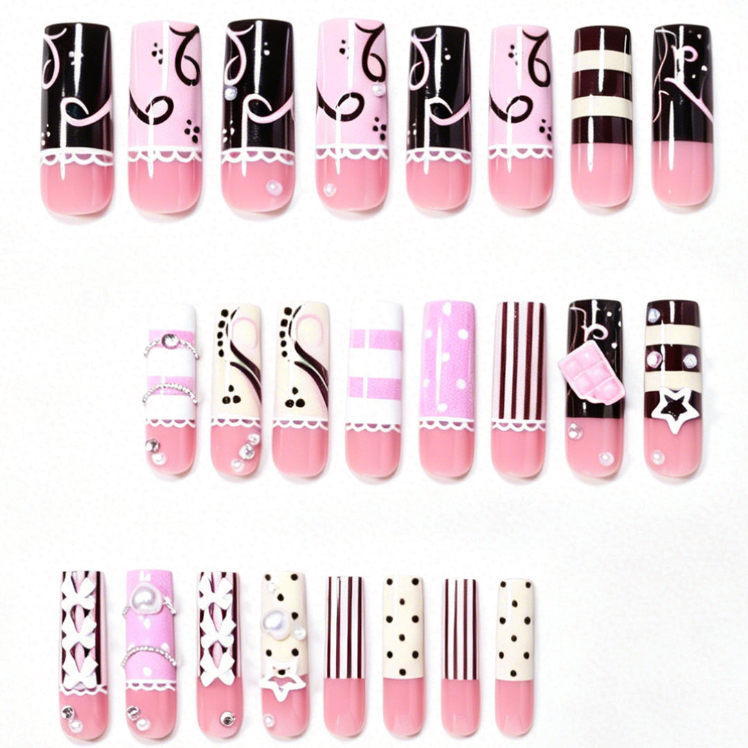 Künstlerisches Statement Press-On Nageldesign Karnz