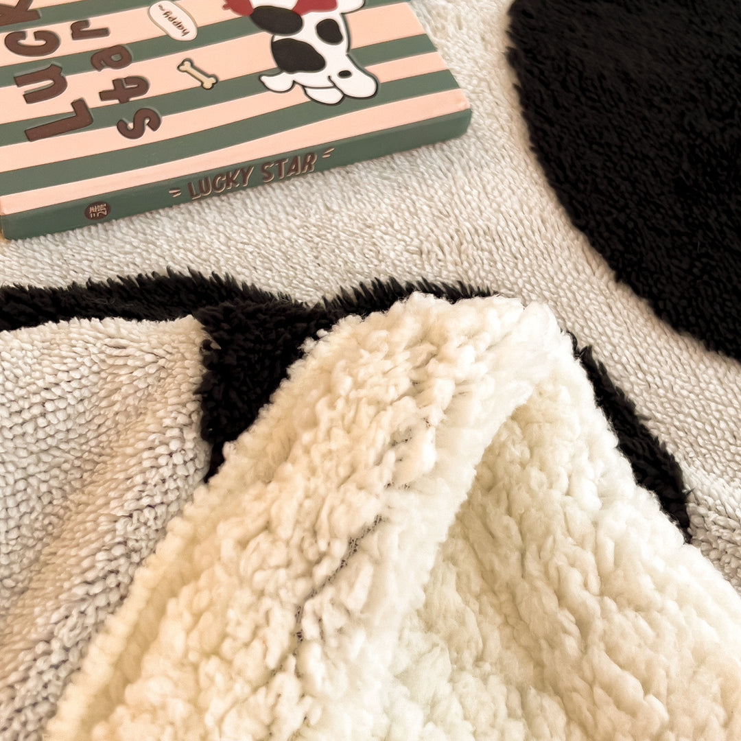 Gemütliche floral gemusterte Fleece-Decke
