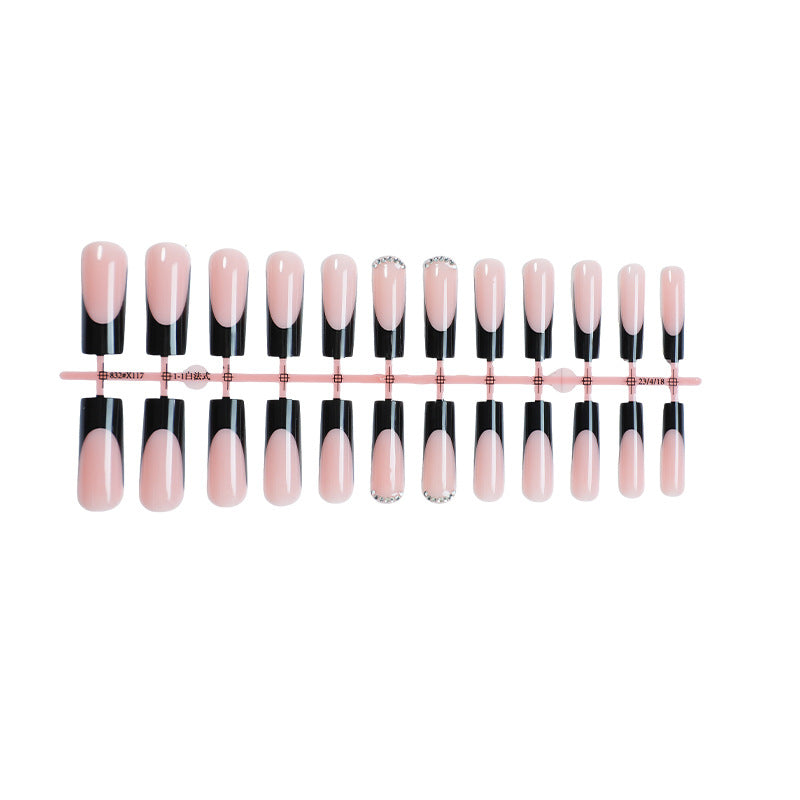 Glänzendes Press-On Nagelset mit stylischem Französischen Tipp Design Karnz