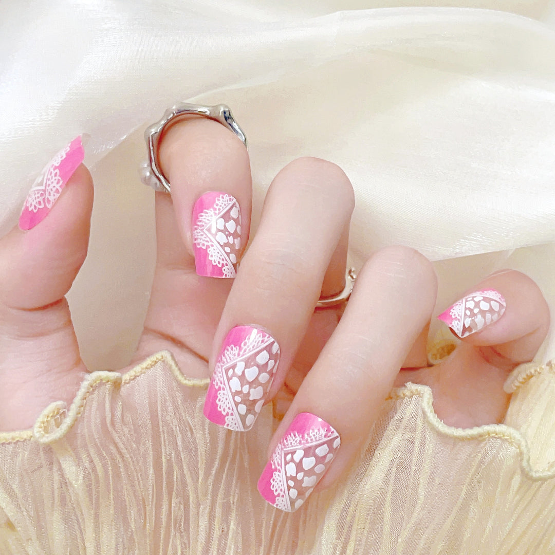 Dekorativer Herz Press-On Nagelset