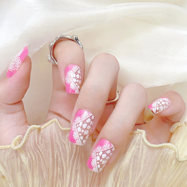 Dekorativer Herz Press-On Nagelset