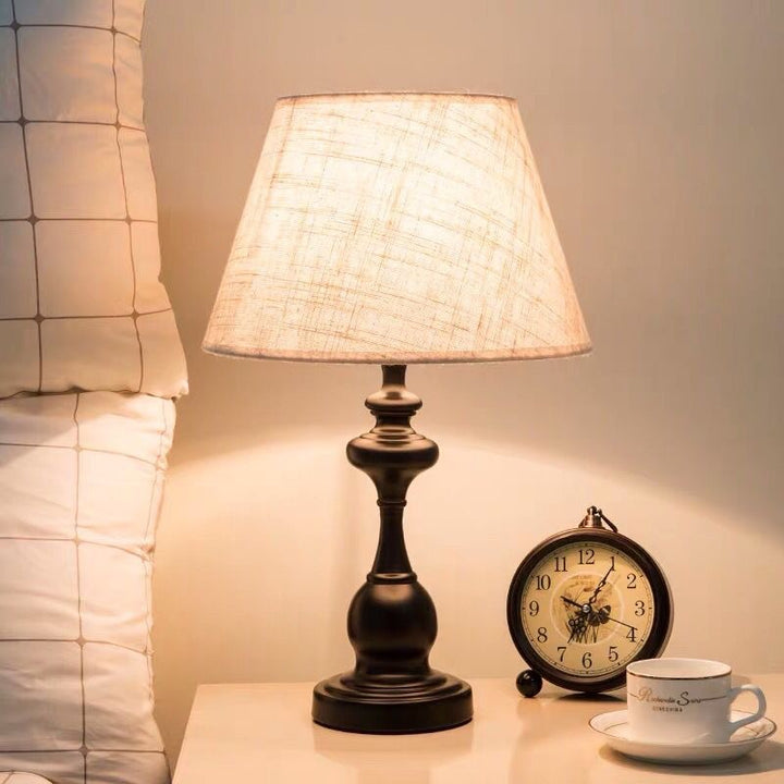 Elegante dekorative Tischlampe