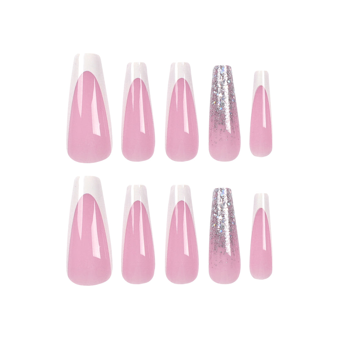 Elegante und Glitzernde Nagelkunst Karnz