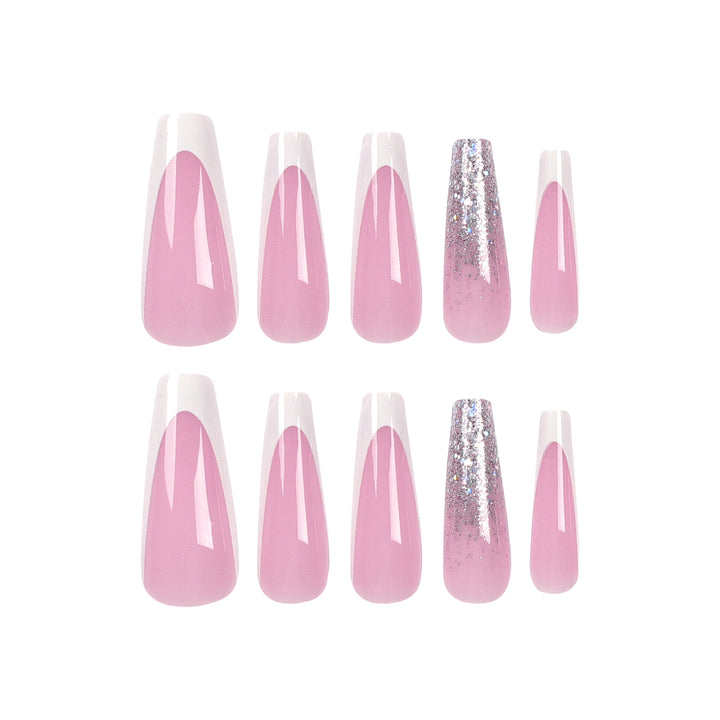 Elegante und Glitzernde Nagelkunst Karnz