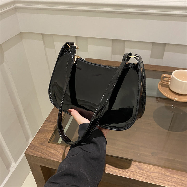 Chic Lackleder Schultertasche Karnz