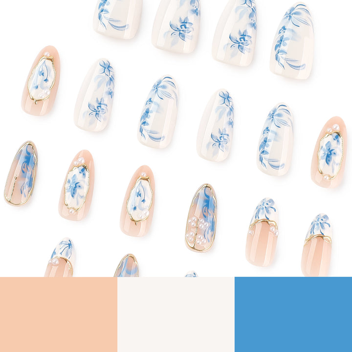 Elegante Künstliche Nagelgestaltung mit floralem Design Karnz