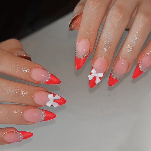 Elegantes Press-On-Nagelset mit Perlen- und Schleifenakzenten Karnz