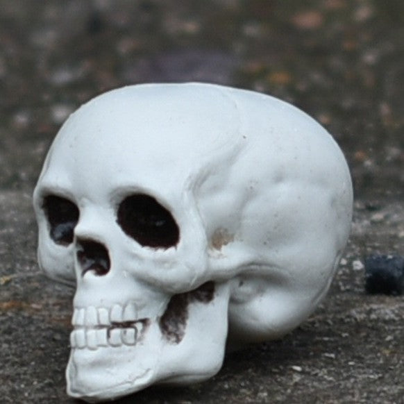Dekorative Mini-Schädel-Figur Karnz