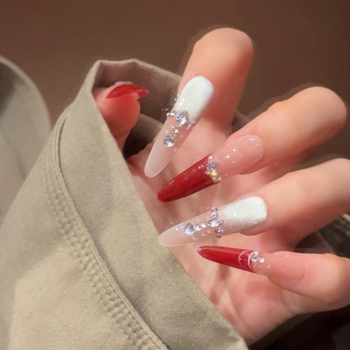 Dekorative mit Strass akzentuierte Press-On Nagelerweiterungen Karnz