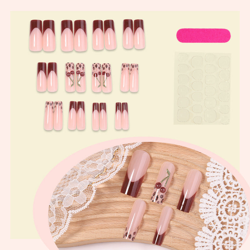 Künstlerisches Floral Press-On Nagelset Karnz